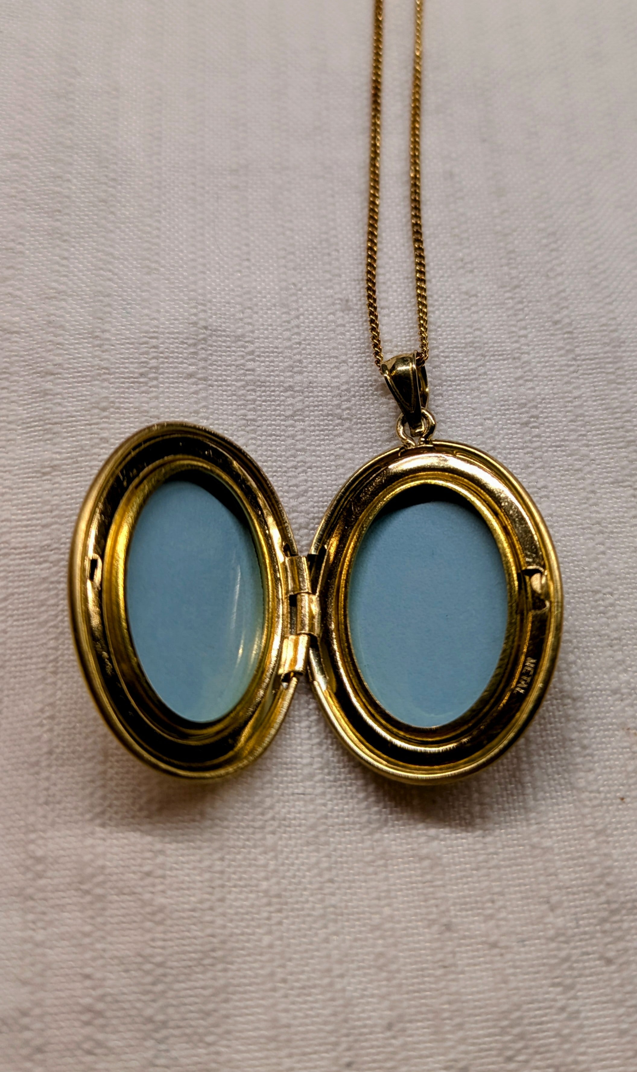 Locket with dolphins Gold plated sterling silver